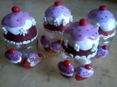 Potes decorados com cupcake em Biscuit